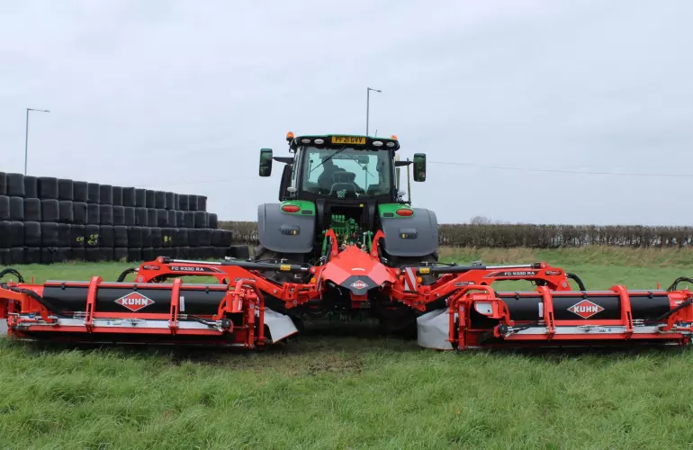 rob-wrennall-fc9300ra-mowing-conditioner-back