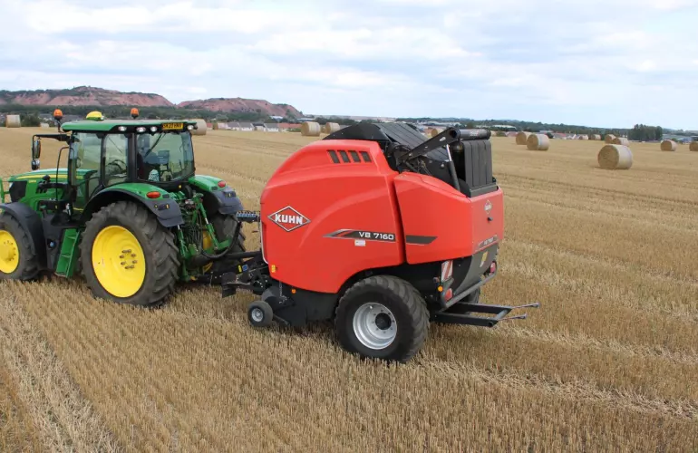 straw-baling-round-vb