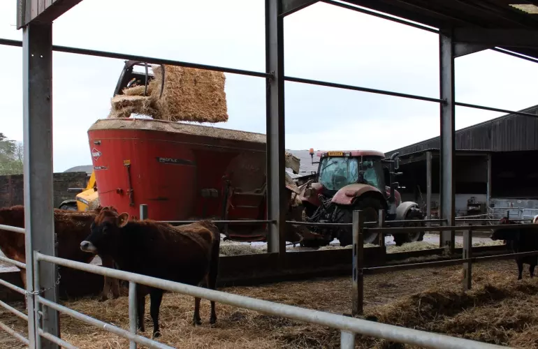 profile-plus-testimonial-redmore-feeder-wagon-mixing-5
