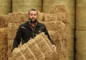 rob-wrennall-fc9300ra-mowing-conditioner-bales