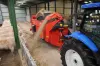 The KUHN PRIMOR 5570 M in feeding mode